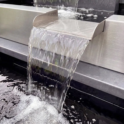 Kaskadenbrunnen Vela mit Wasserfall • Edelstahl