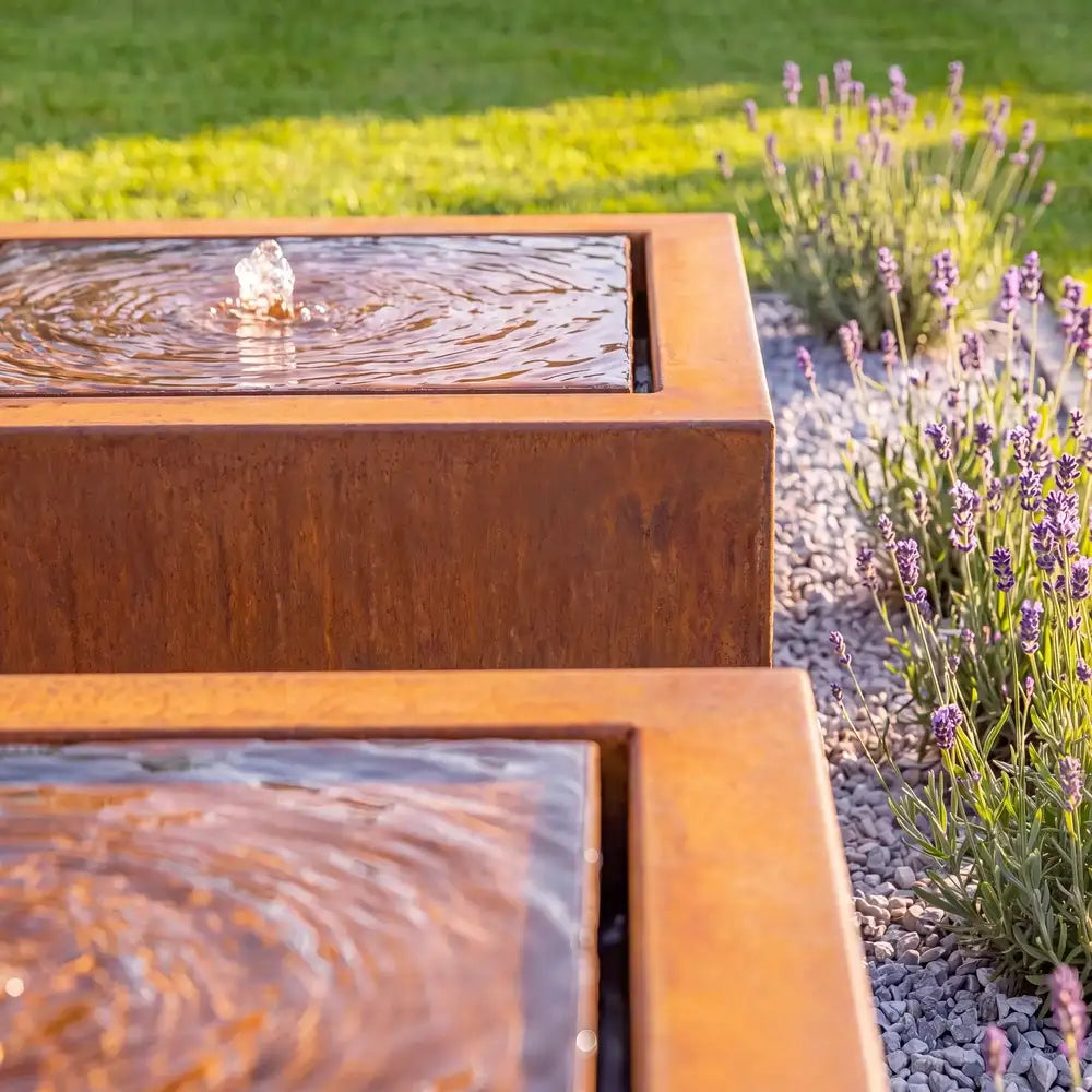 Wassertisch Rivo-Quadratisch aus Cortenstahl